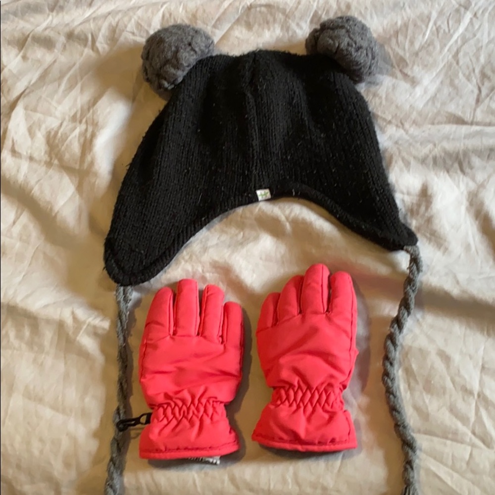Hat and gloves